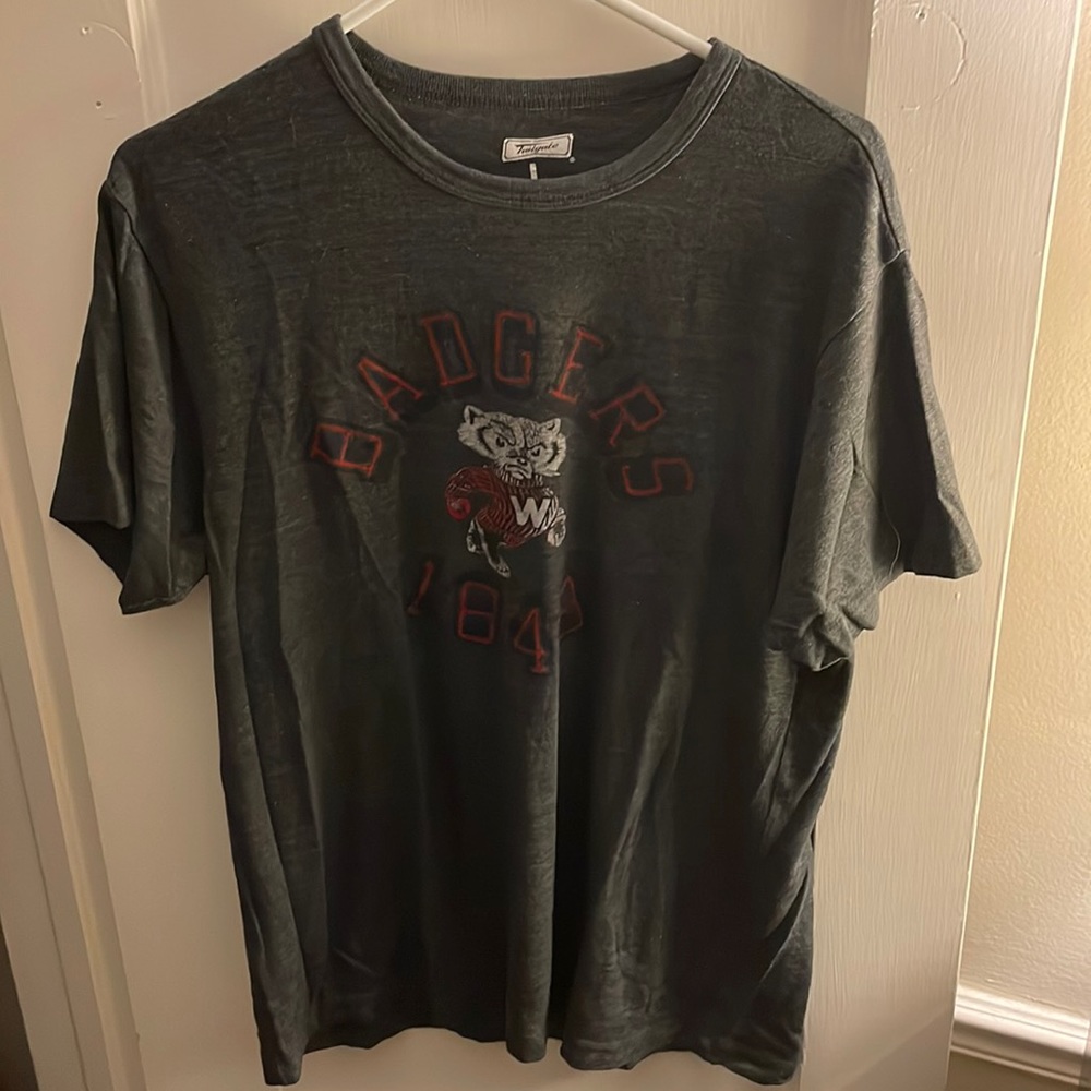 Tailgate Wisconsin Badgers T-Shirt! Size Large!